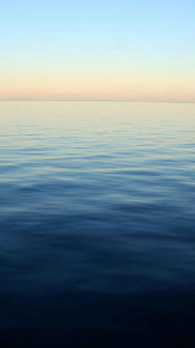 Large body of water sky #5 free wallpaper - medium preview image