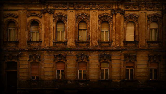 Building windows clock front side free wallpaper - medium preview image