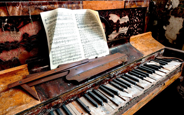 Old piano sheet music paper free wallpaper - medium preview image