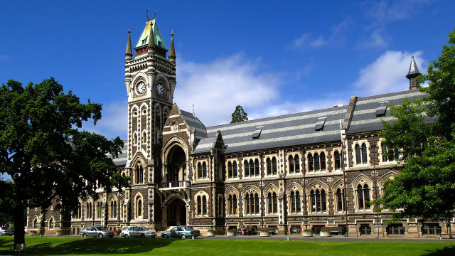 Large building clock tower green #5 free wallpaper - medium preview image