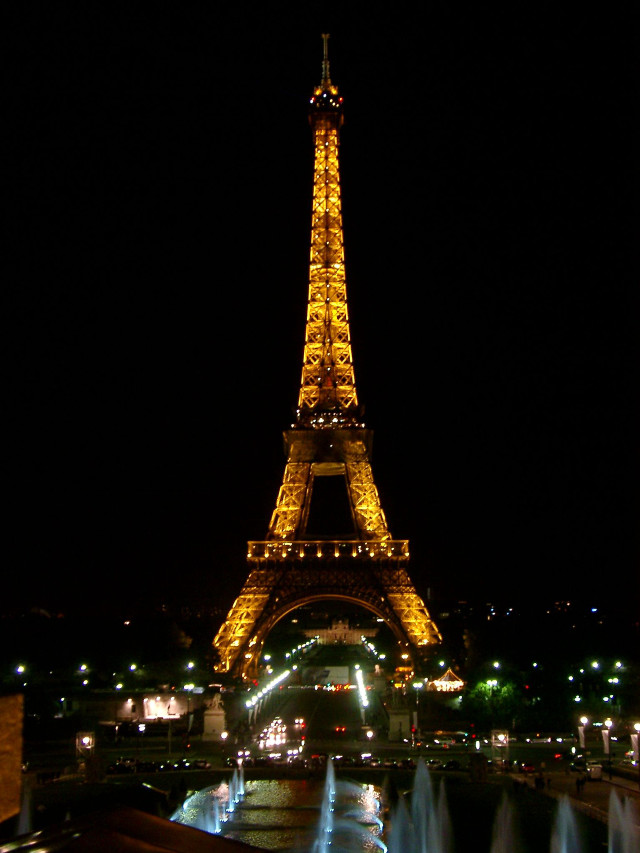 Eiffel tower night fountains illuminated free wallpaper - medium preview image