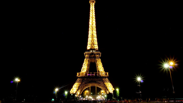 Tall tower bright light night #5 free wallpaper - medium preview image