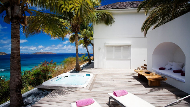 Hot tub beach palm ocean free wallpaper - medium preview image