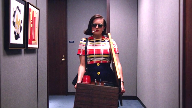 Woman suit sunglasses suitcase hallway free wallpaper - medium preview image