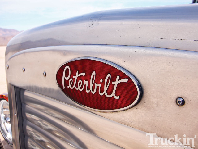 Car red emblem sidewindow desert free wallpaper - medium preview image