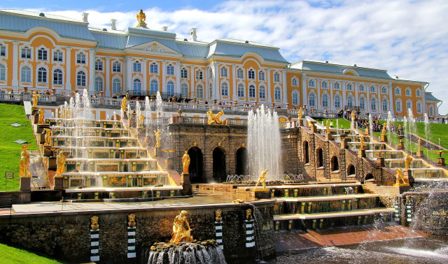 Large building fountain green lawn #2 free wallpaper - medium preview image