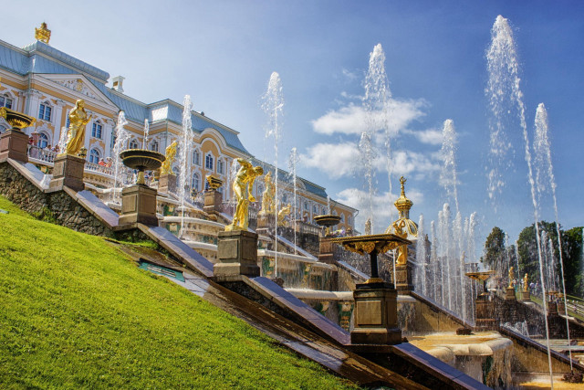 Large building fountain green lawn free wallpaper - medium preview image