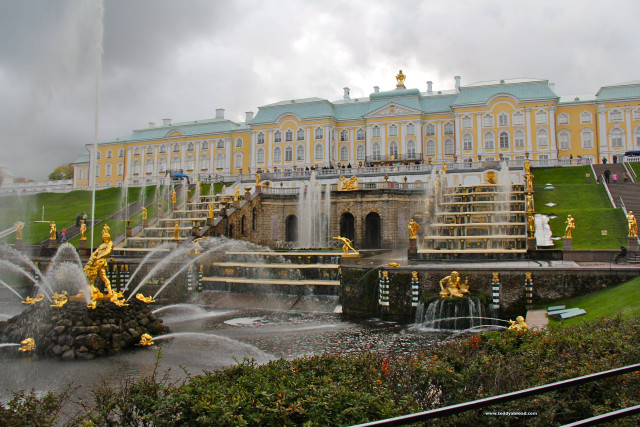 Large building fountain crowd people #2 free wallpaper - medium preview image