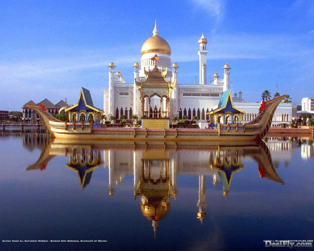 Large boat lake building golden free wallpaper - medium preview image