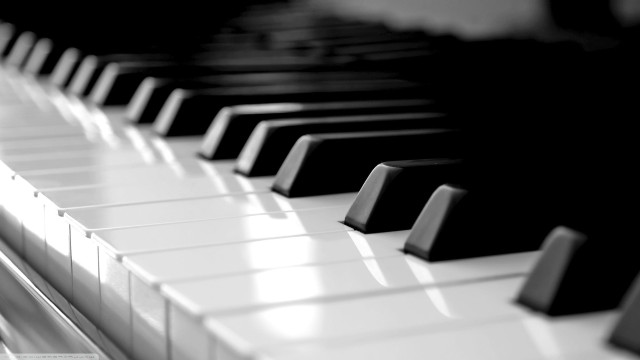 Piano keyboard closeup black white #9 free wallpaper - medium preview image