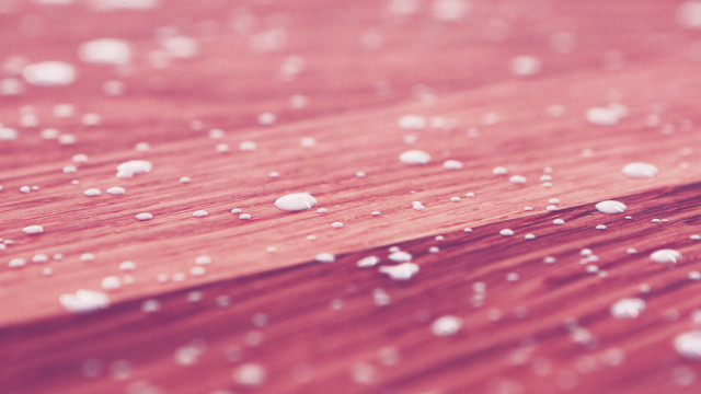 Wooden table water droplets blurry free wallpaper - medium preview image