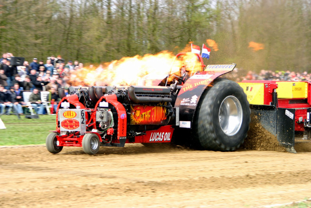 Tractor fire engine dirt track free wallpaper - medium preview image