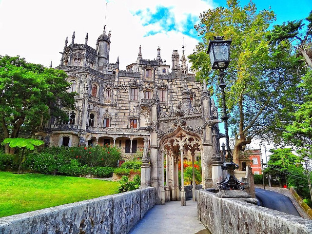 Castle stone walkway lamp post free wallpaper - medium preview image