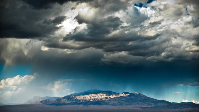 Mountain clouds sun rays sky free wallpaper - medium preview image