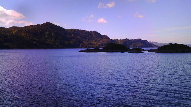 Water islands mountains scenery nature free wallpaper - medium preview image