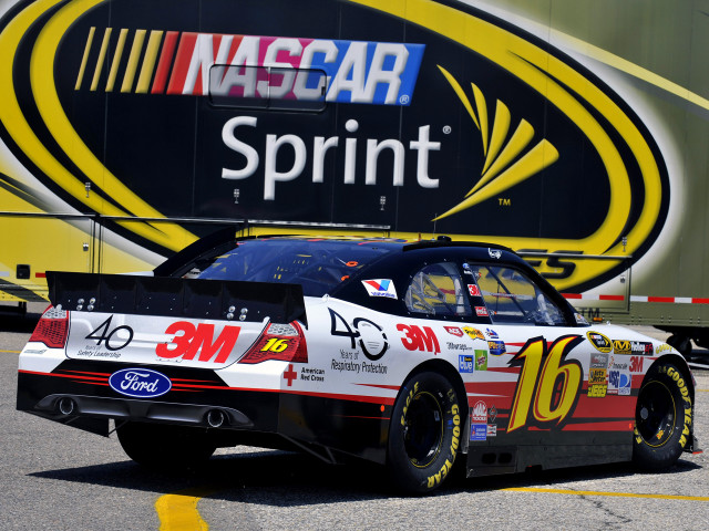Race car sprint sign truck free wallpaper - medium preview image
