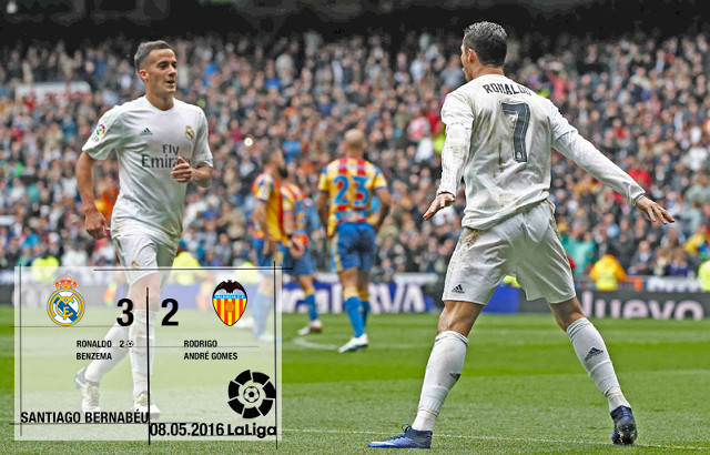 Soccer players celebrating goal stadium #2 free wallpaper - medium preview image