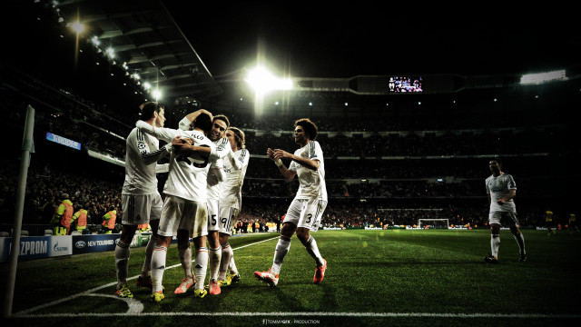 Soccer players field stadium night free wallpaper - medium preview image