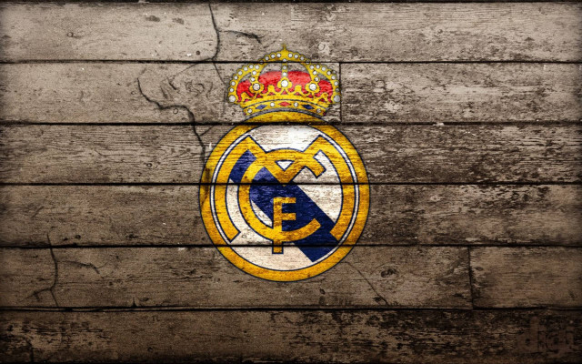 Wooden wall real madrid crest #3 free wallpaper - medium preview image