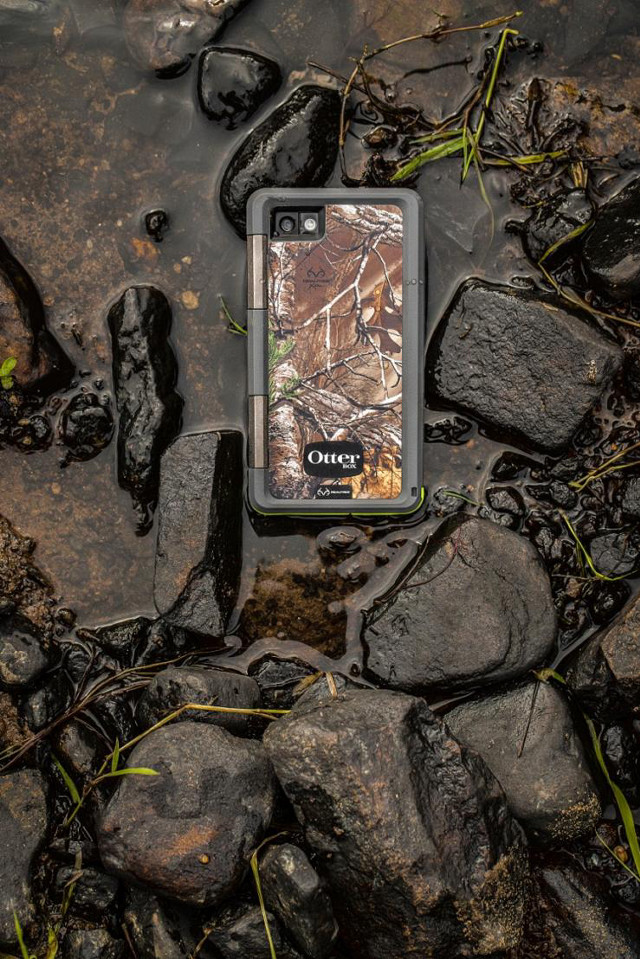 Cell phone rocky beach water free wallpaper - medium preview image
