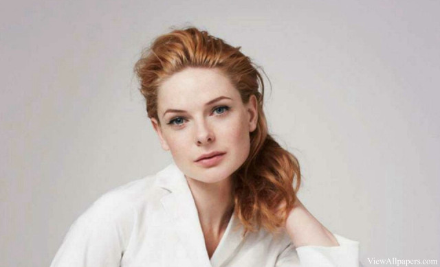 Redhair woman white shirt handships free wallpaper for desktop - medium preview image