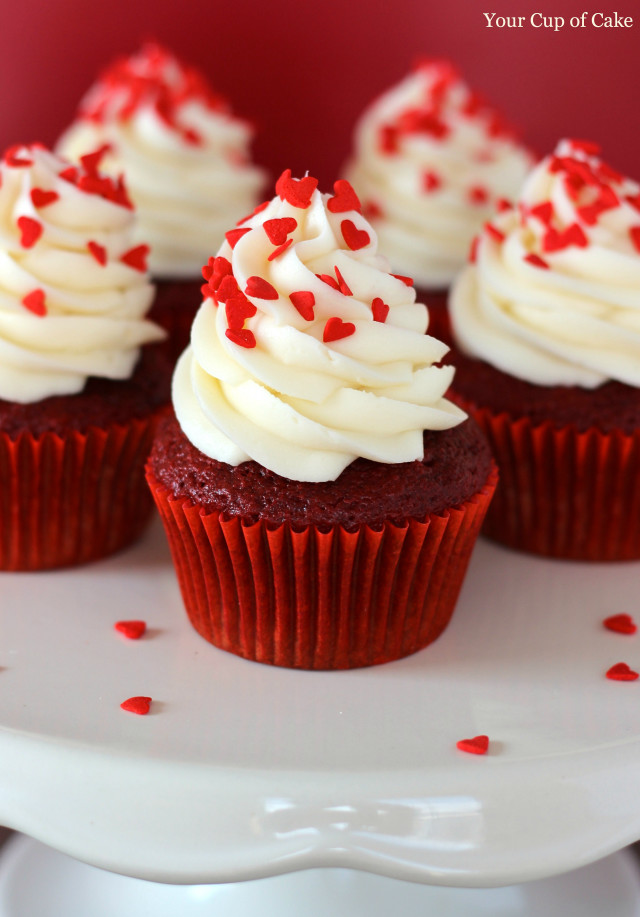 Cupcakes white frosting red sprinkles free wallpaper - medium preview image