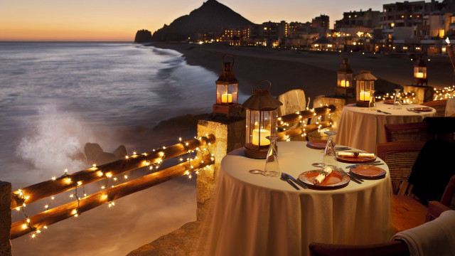 Table white cloth light beach free wallpaper - medium preview image