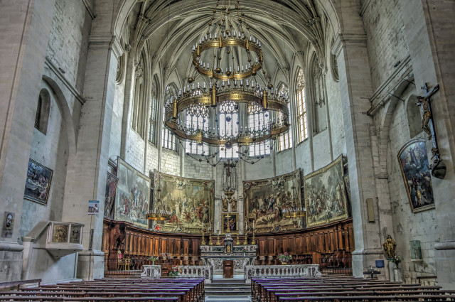 Church chandelier pews paintings interior free wallpaper - medium preview image