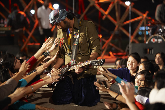 Man crowd guitar microphone helmet free wallpaper - medium preview image