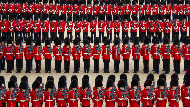 Red uniforms black hats tails free wallpaper - medium preview image