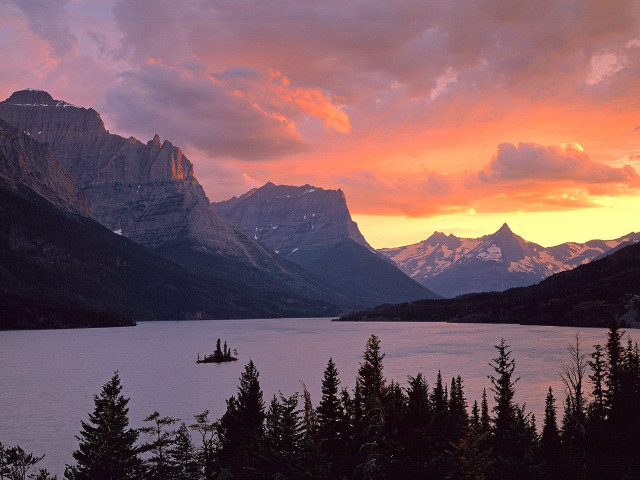Lake mountains cloudy sunset boat free wallpaper - medium preview image