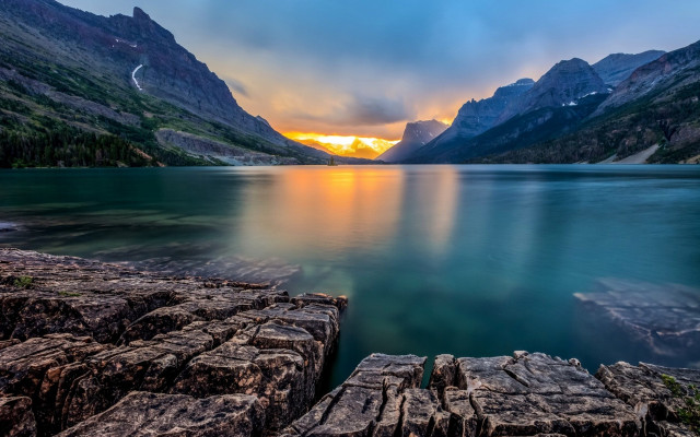 Lake mountain sunset water clouds free wallpaper - medium preview image