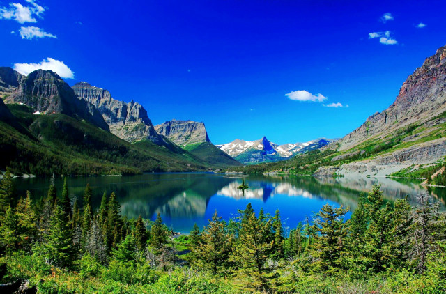Mountain lake trees mountains blue free wallpaper - medium preview image