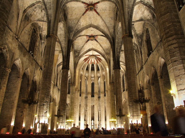 Cathedral vaulted ceiling clock people free wallpaper - medium preview image