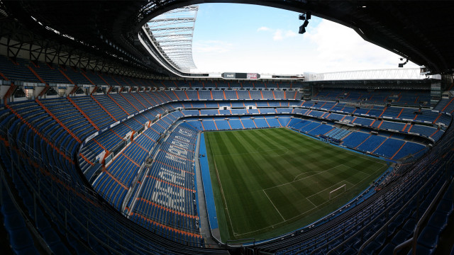Stadium large field sky clouds free wallpaper - medium preview image