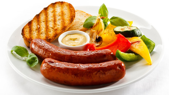 Plate food sausages bread vegetables free wallpaper - medium preview image