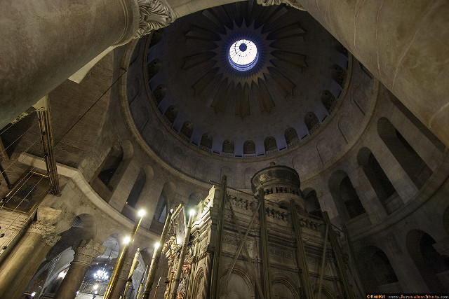 Church dome light top bottom free wallpaper - medium preview image