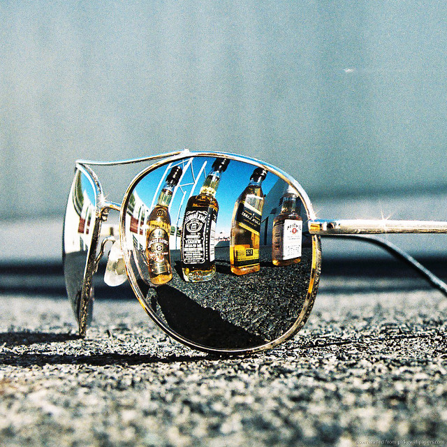 Sunglasses reflection yellow bus image free wallpaper - medium preview image