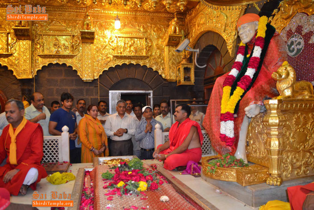 Temple statue bapu crowd boys free wallpaper - medium preview image
