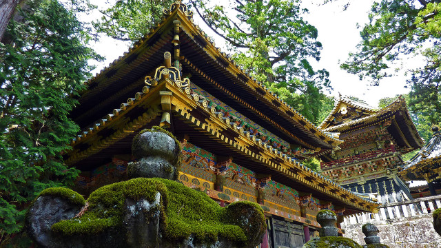 Building statue trees moss rocks free wallpaper - medium preview image