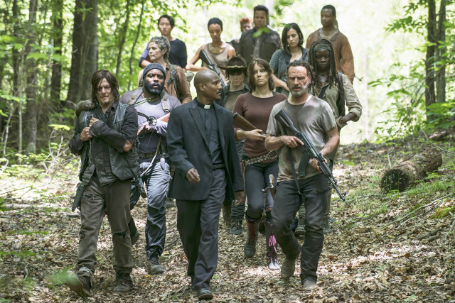 Forest walkers military uniform weapons free wallpaper - medium preview image