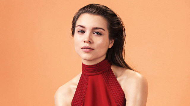 Elina karimova red dress red free wallpaper for desktop - medium preview image