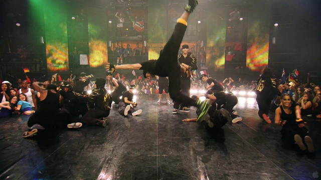 Stage skateboard trick group people free wallpaper - medium preview image