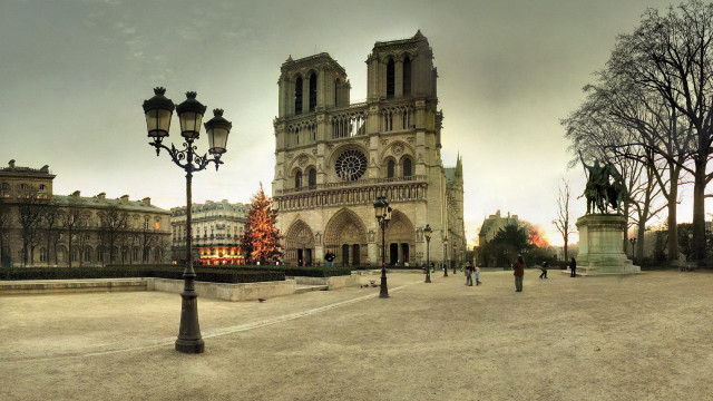Cathedral clock tower square statue free wallpaper - medium preview image