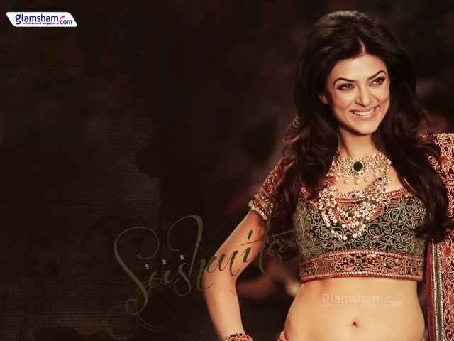 Woman sari blouse posing smiling free wallpaper for desktop - medium preview image