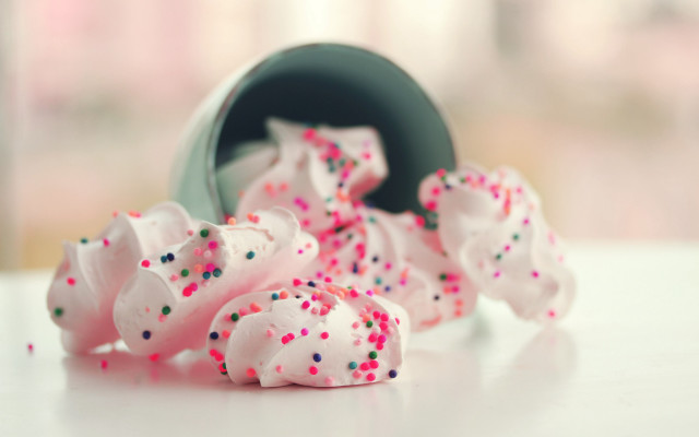 Pink white sprinkles table can #2 free wallpaper - medium preview image