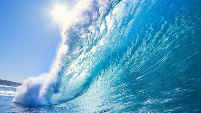Large wave breaking ocean sunshine free wallpaper - medium preview image