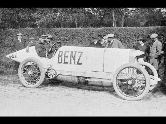 Men car driveway hedge suit free wallpaper - medium preview image