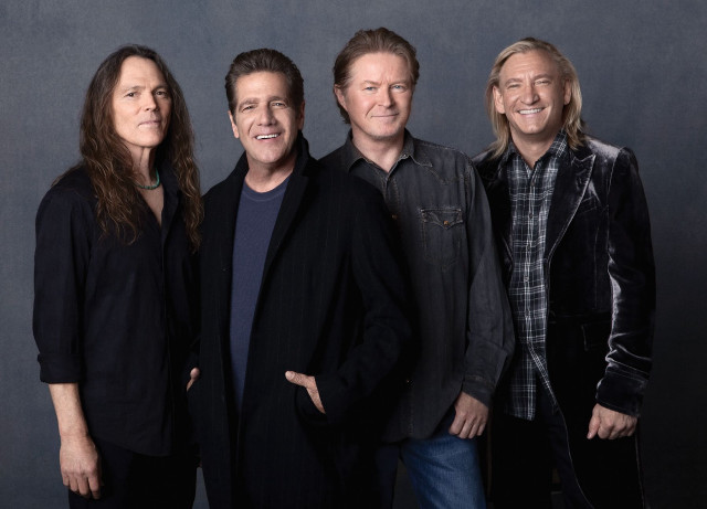 Group people standing gray black free wallpaper - medium preview image