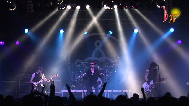 Band playing stage guitars air free wallpaper - medium preview image